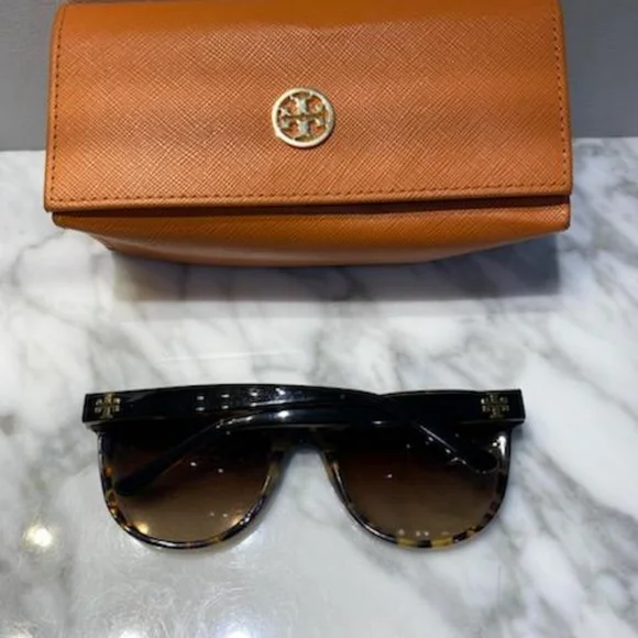Tory Burch sunglasses - Picture 2 of 4